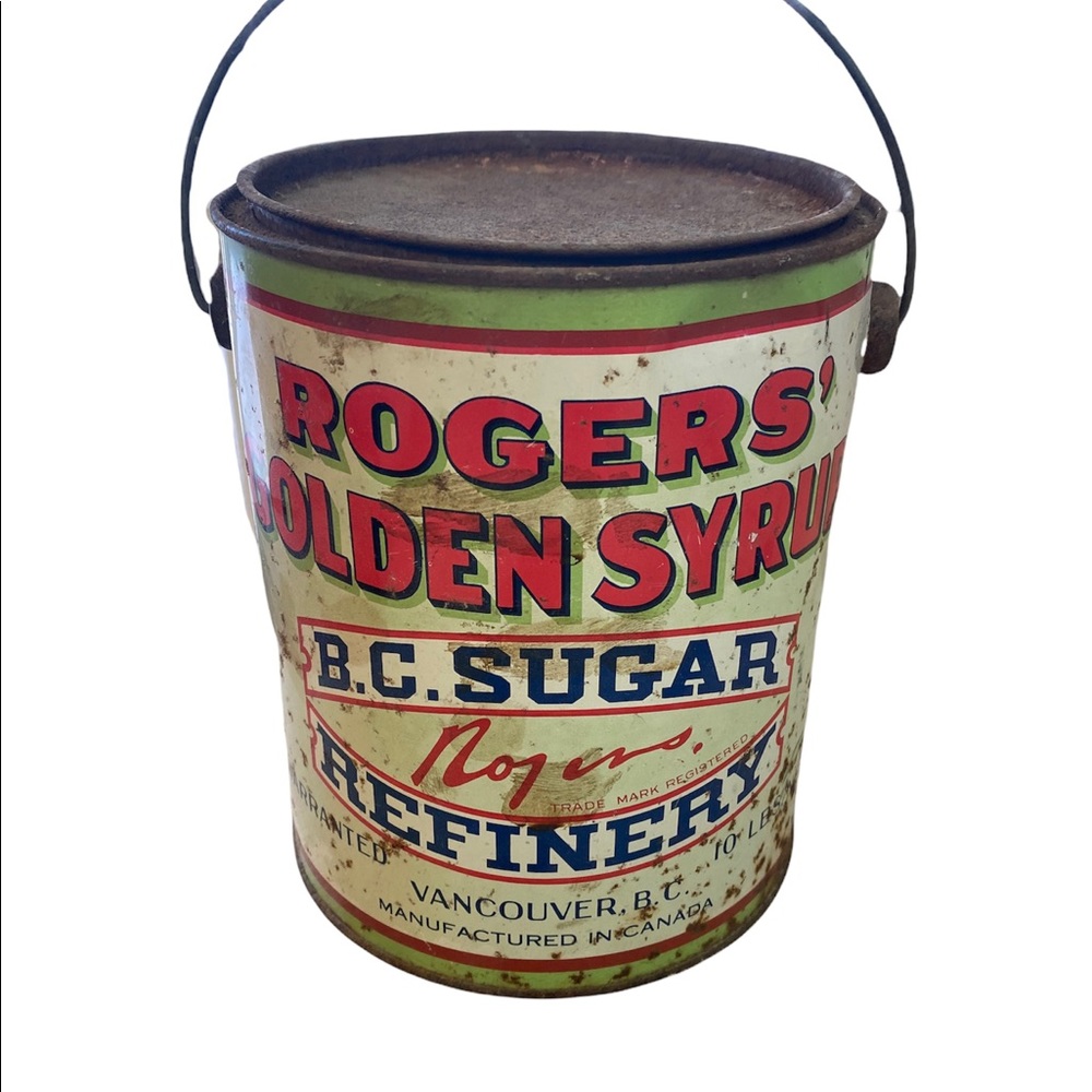 Vintage can with lid